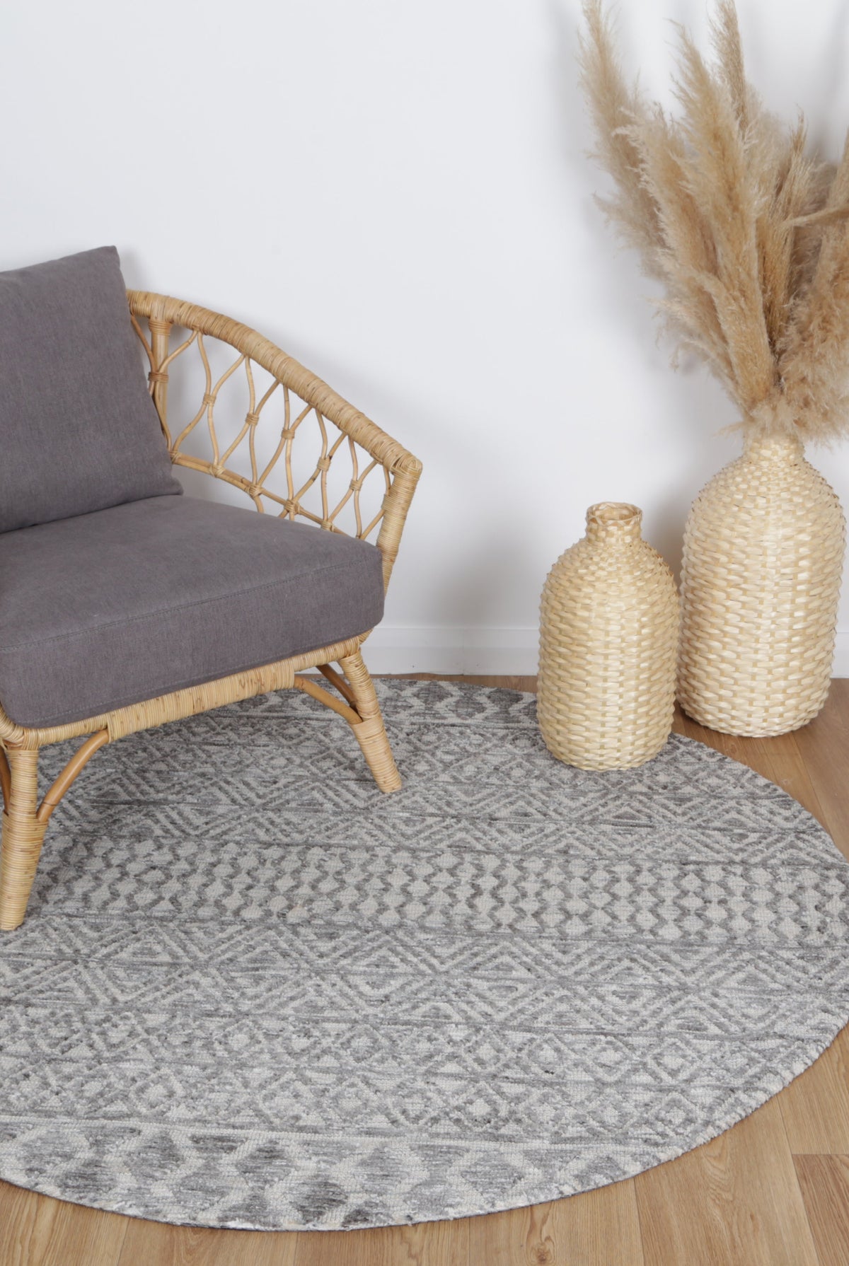Amritsar Ramdass Charcoal &amp; Beige Round Cotton Blend Rug