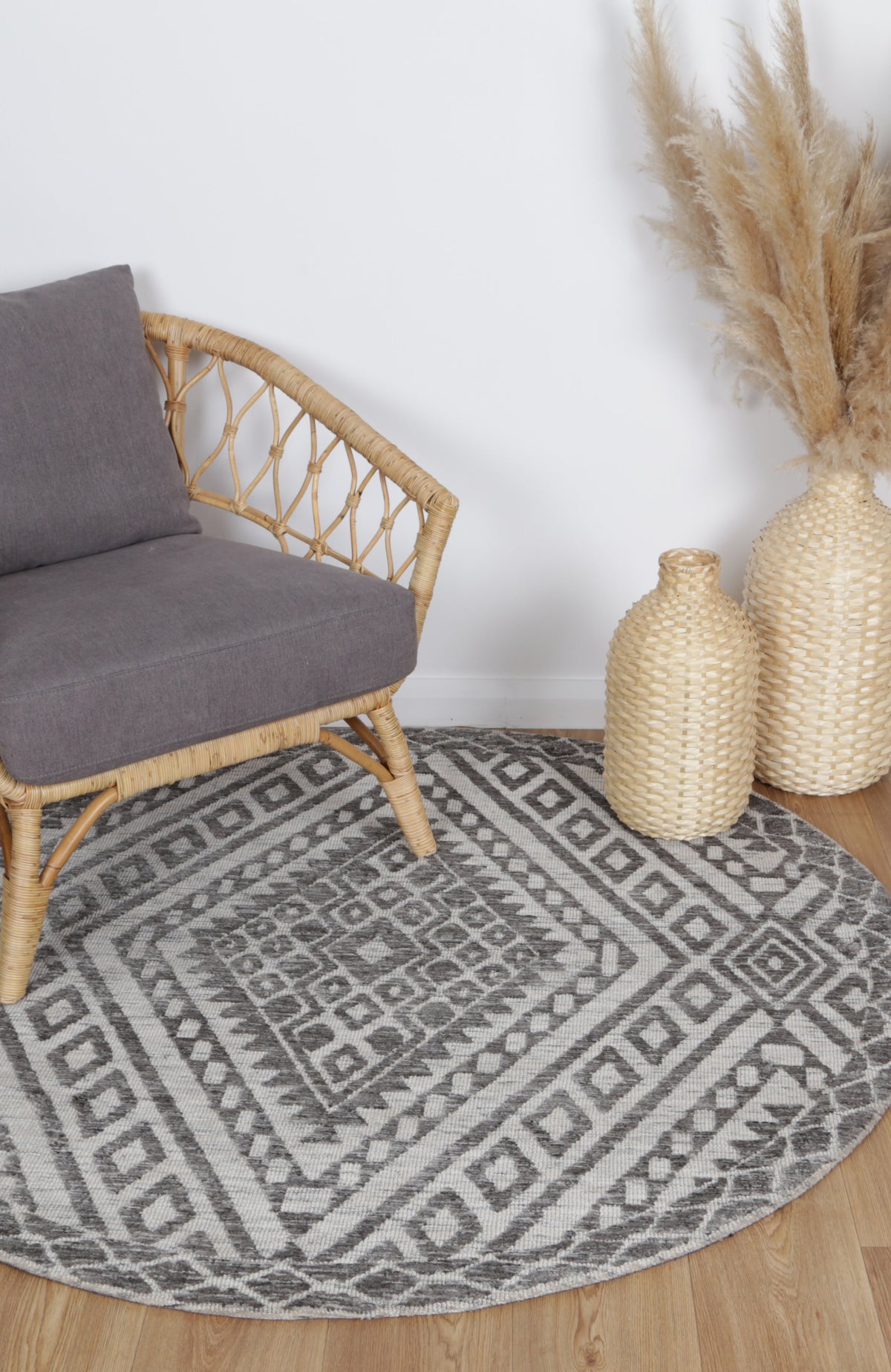 Amritsar Majitha Charcoal &amp; Beige Round Cotton Blend Rug