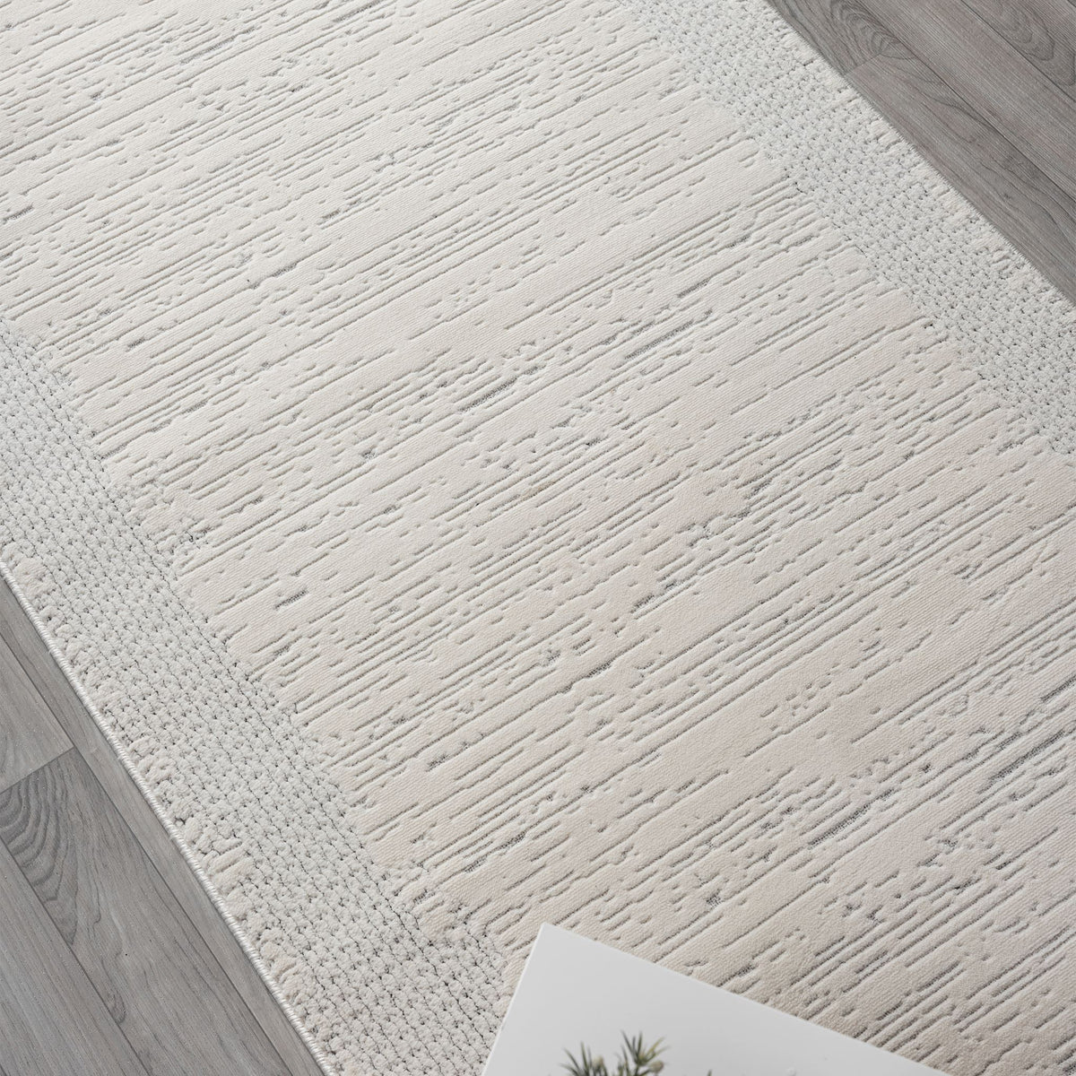 Lavish 715 Ivory Runner