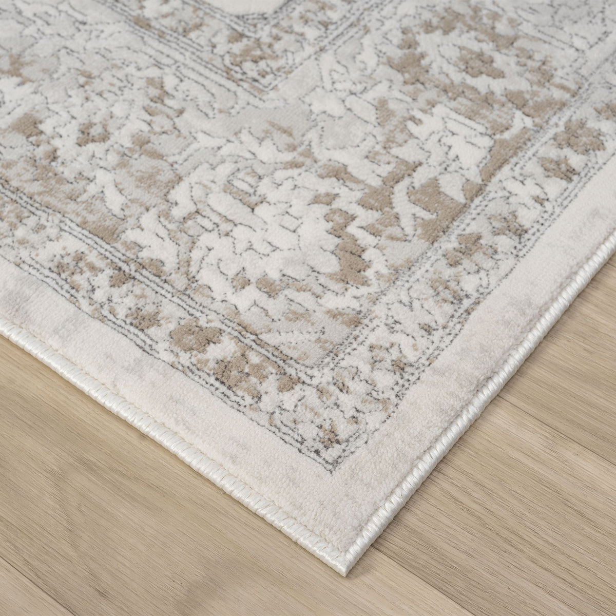 Lavish 716 Pearl Runner