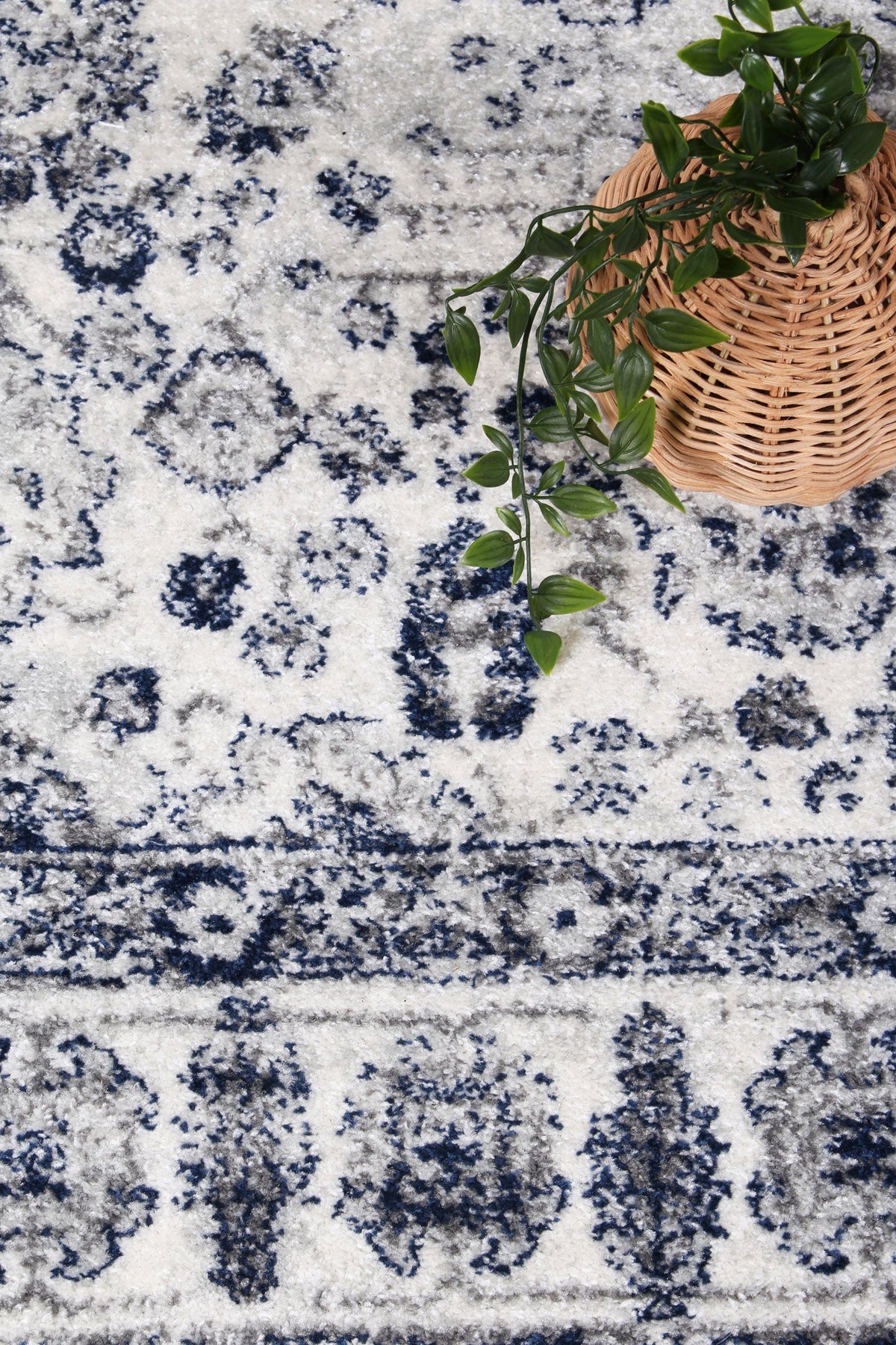 Provence Marseille Ivory &amp; Blue Traditional Rug