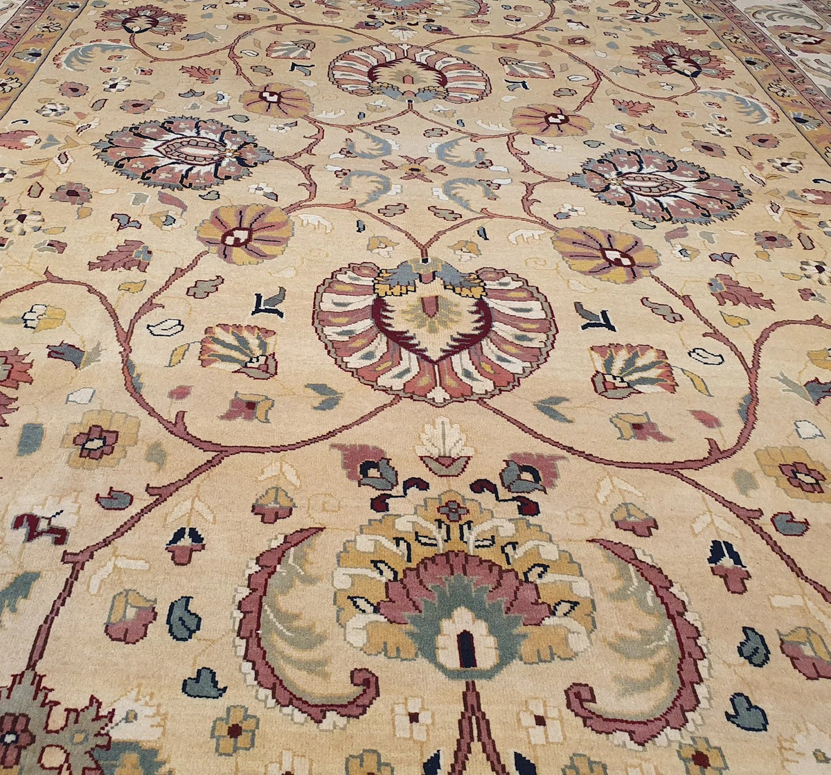 Afghan Chobi Wool Rug 251 x 370 cm | Extra Large Cream
