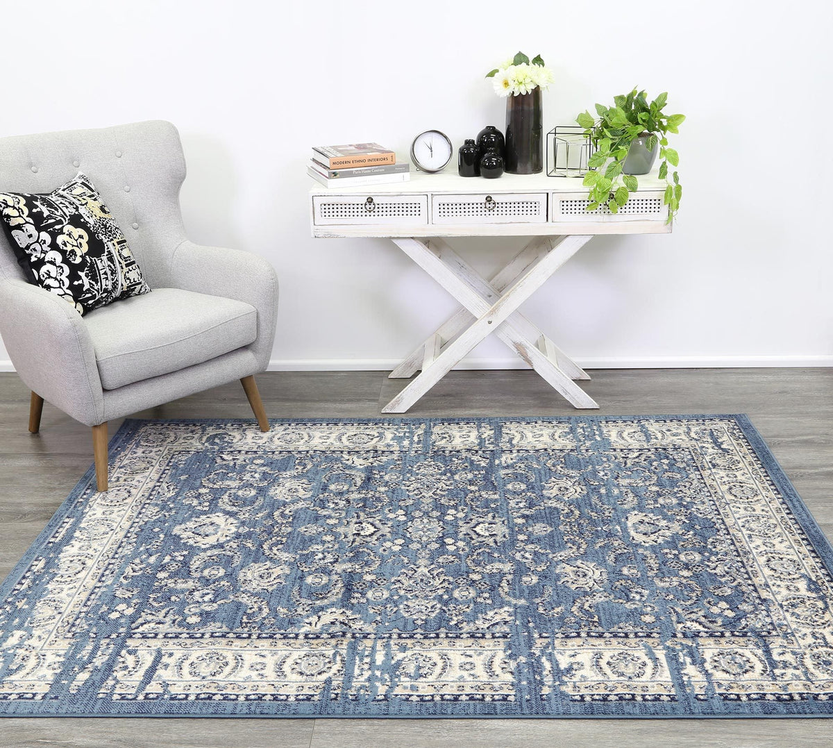 Arya Distressed Blue Rug