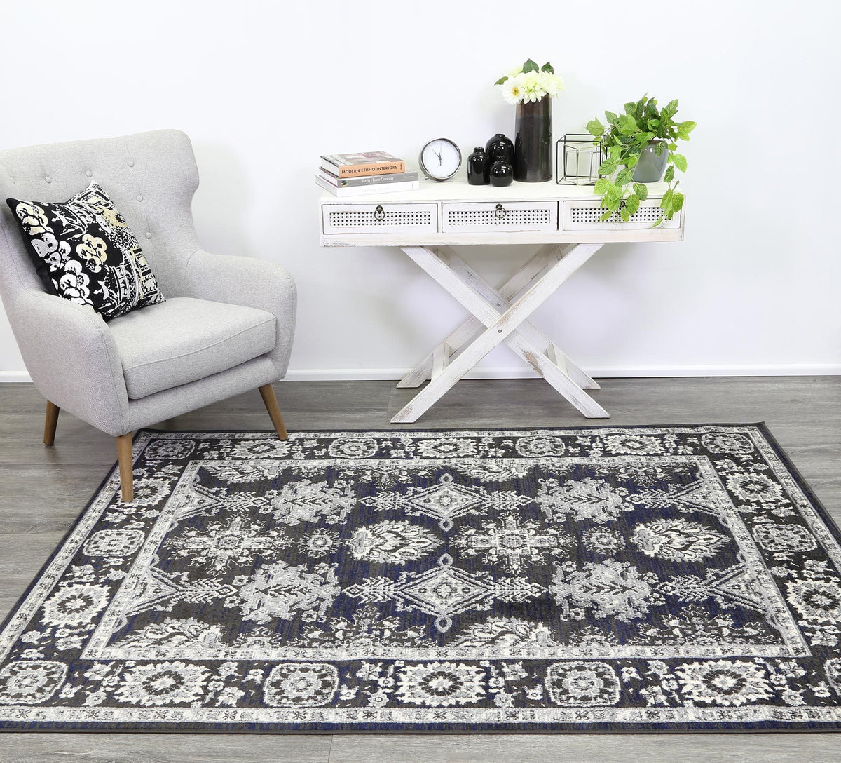 Arya Traditional Navy Grey Rug