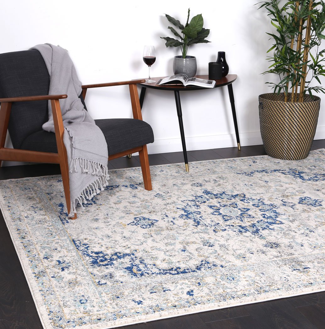 Delicate Navy Blue Traditional Rug